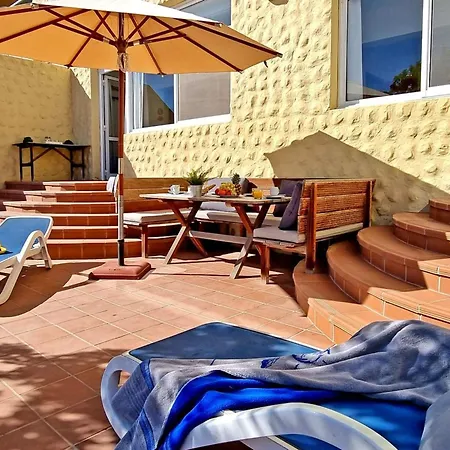 Charmantes In Mit Terrasse Und Gemeinsamem Pool By Interhome