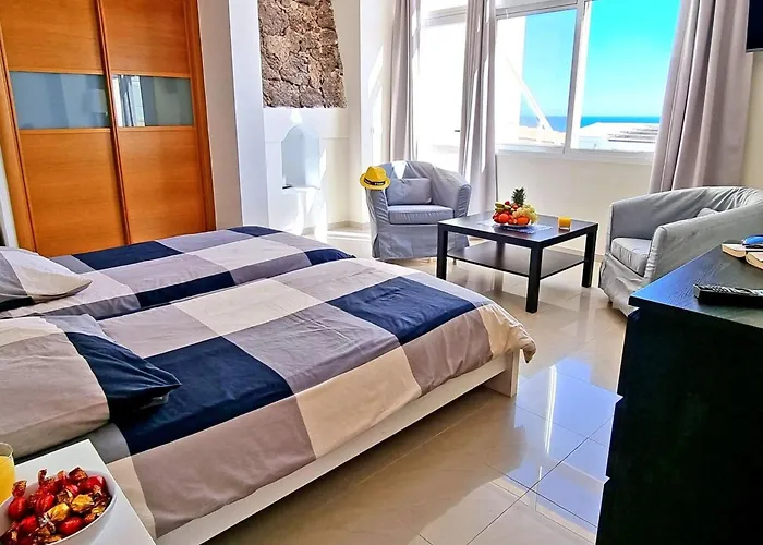 Charmantes In Mit Terrasse Und Gemeinsamem Pool By Interhome 科斯塔卡玛