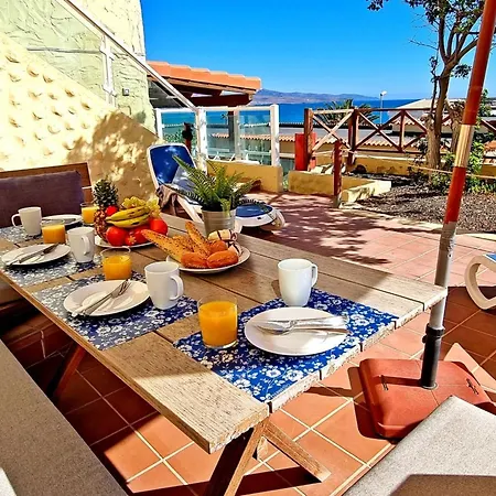 Charmantes In Mit Terrasse Und Gemeinsamem Pool By Interhome Appartamento