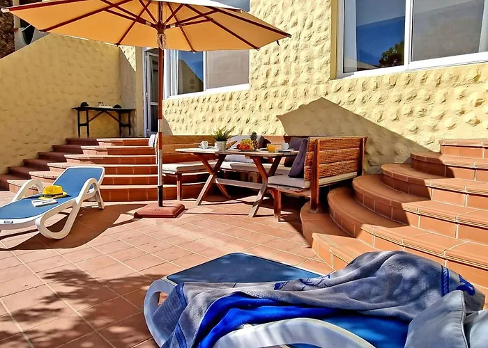 Charmantes In Mit Terrasse Und Gemeinsamem Pool By Interhome